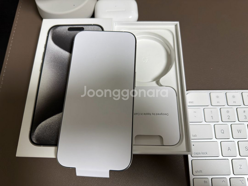 아이폰15프로 화이트티타늄 256 리퍼 미사용--0