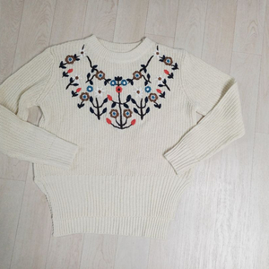 플라스틱 아일랜드 플라워 자수 니트 S사이즈