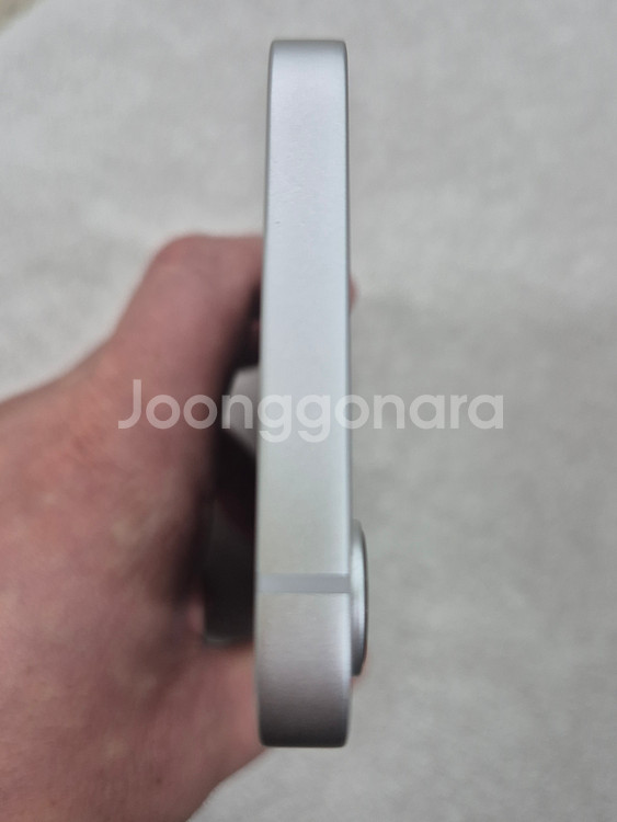 아이폰 16E 판매합니다[64만]--5