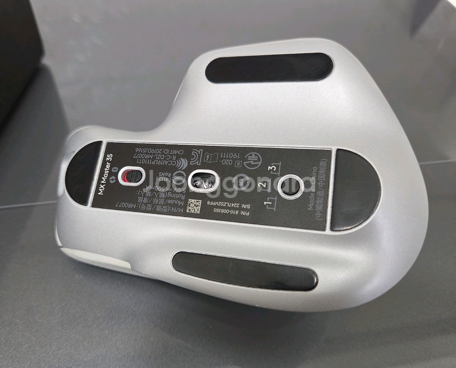 로지텍 mx master 3s 페일그레이--4