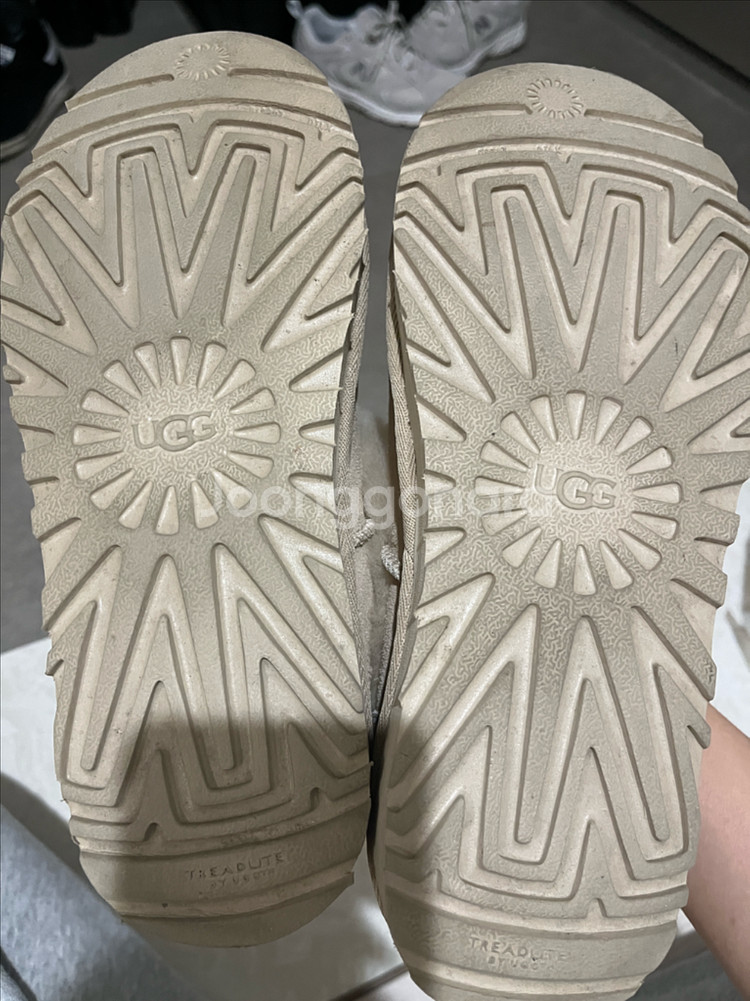 UGG 니타 슬리퍼 230--2