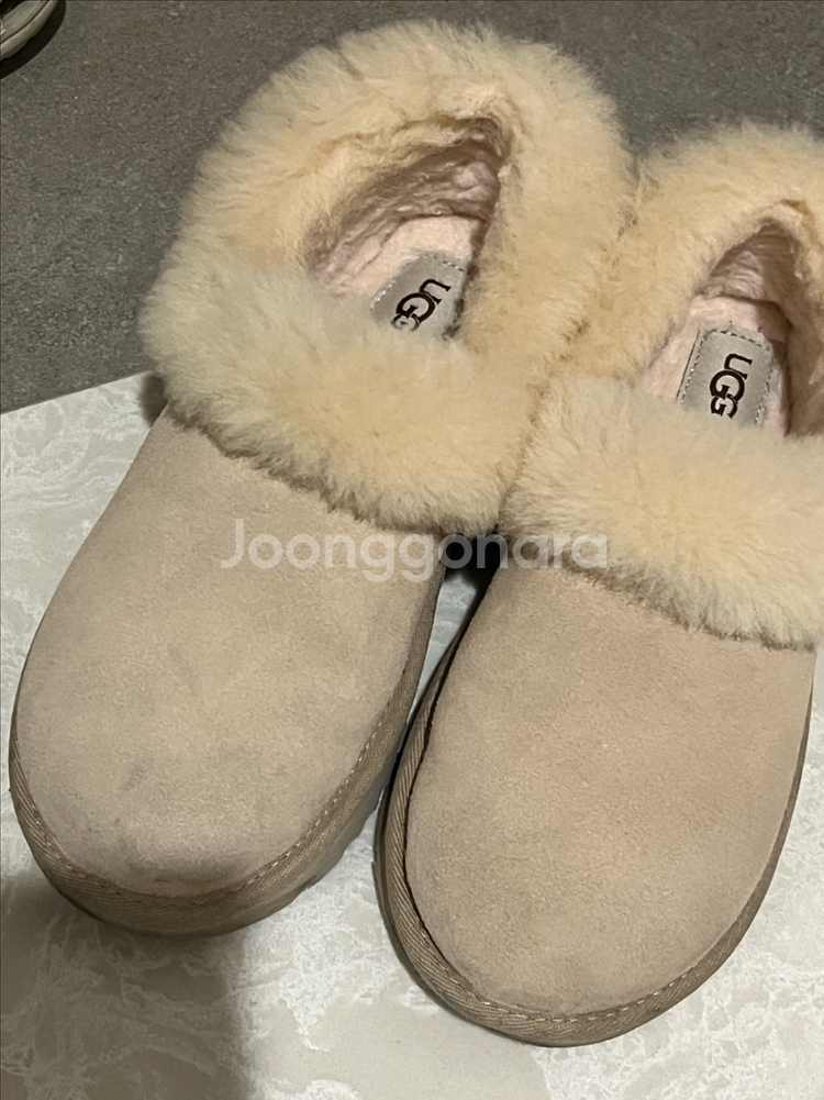 UGG 니타 슬리퍼 230--0