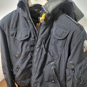 파라점퍼스 마스터라이트 패딩 M