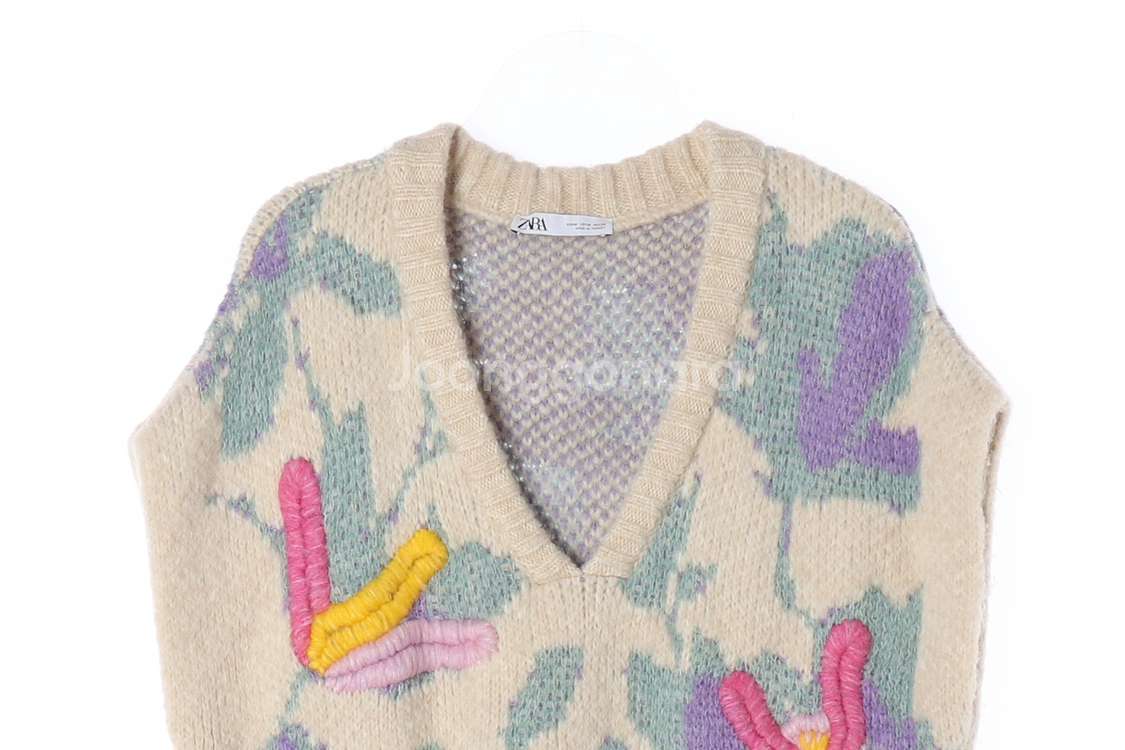 [M]자라 베이지 자수 플로럴 브이넥 오버핏 니트 조끼 베스트--1