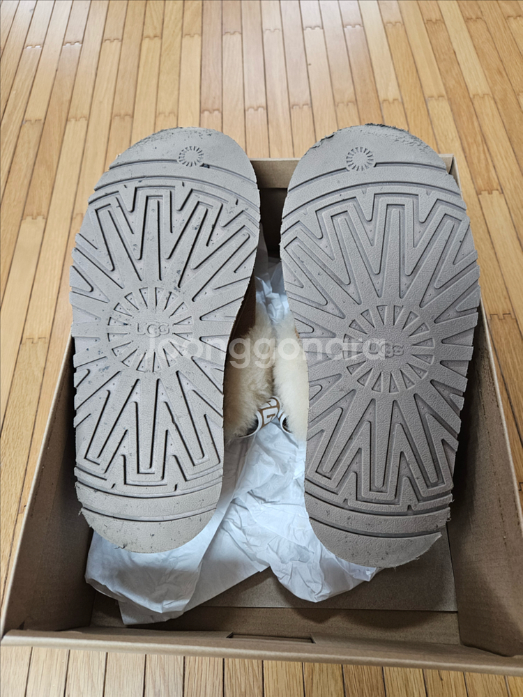 서울)UGG 어그 슬리퍼(250mm)--3