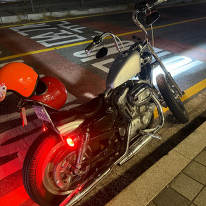 할리데이비슨 스포스터 슈퍼로우883