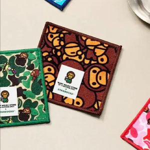 스타벅스 베이프 마일로 티코스터