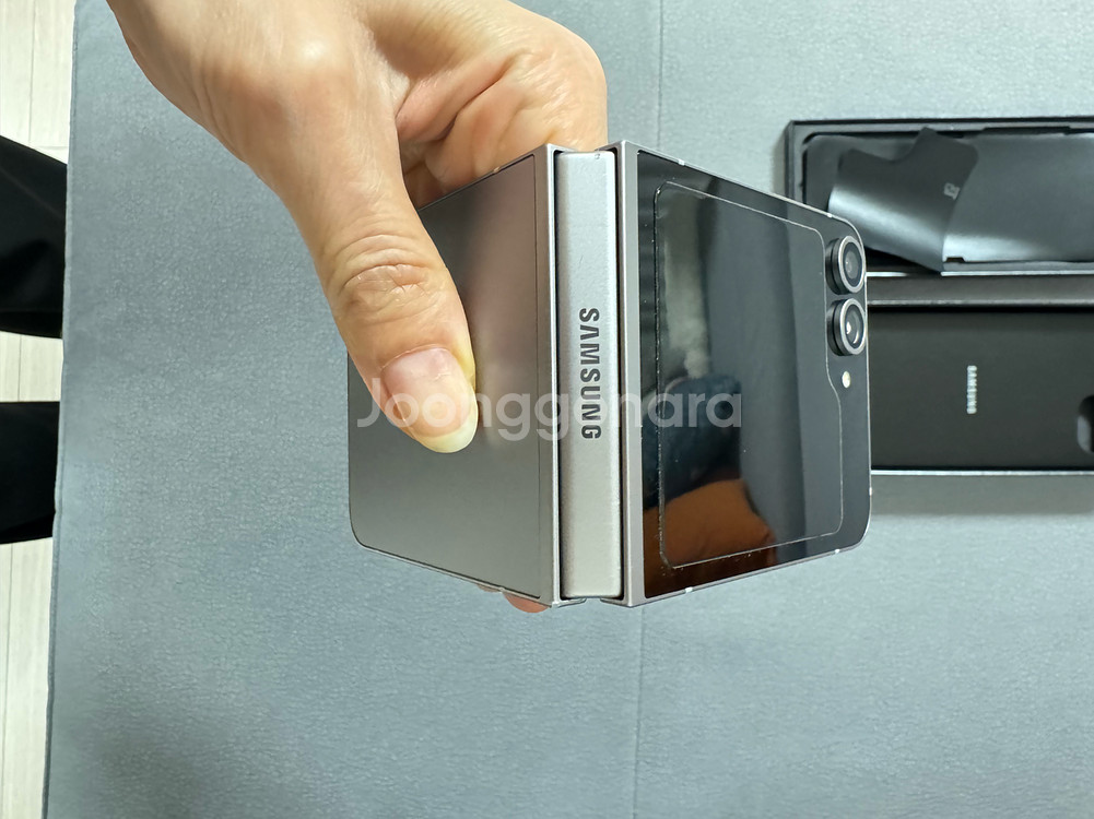 삼성 갤럭시 Z플립6 256GB--1