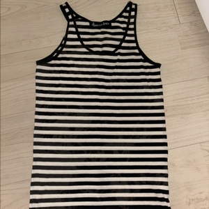 스트라이프 민소매