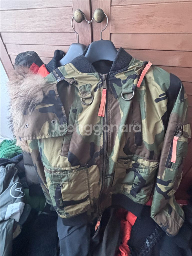 디스퀘어드 카모플라주 라쿤 패딩 점퍼 48--0