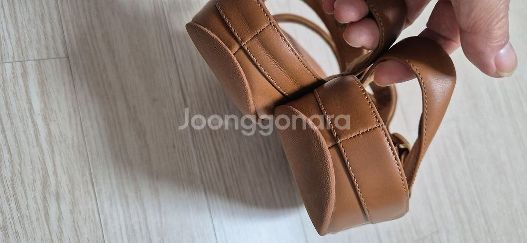 핏플랍 여성샌들 250사이즈--2