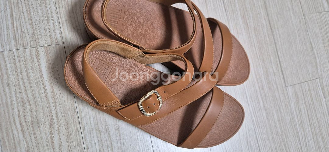 핏플랍 여성샌들 250사이즈--1