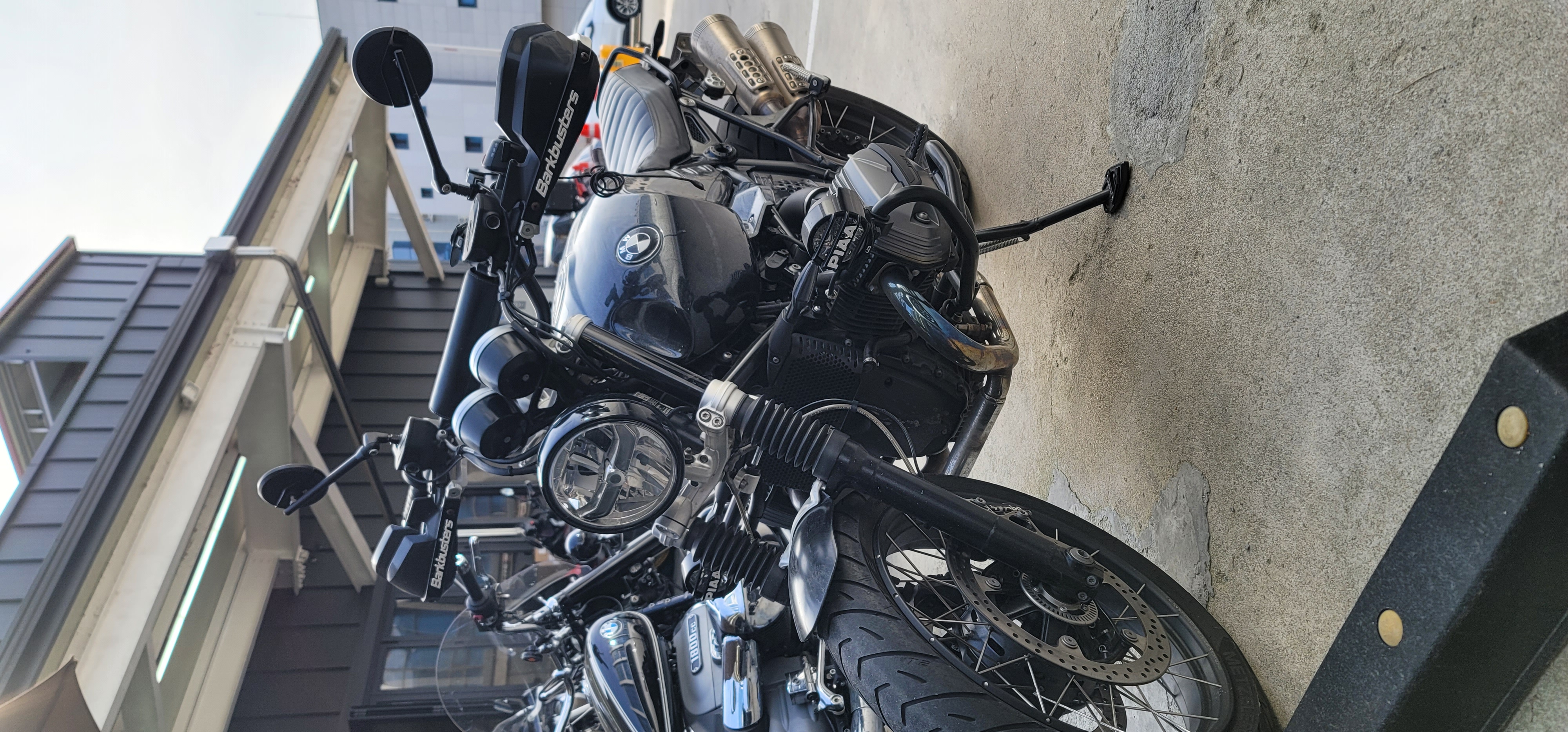 BMW 알나인티 r9t 스크램블러 21년식 블랙 튜닝 팝니다.--2