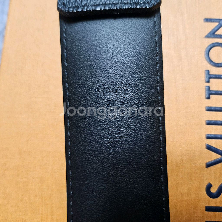 루이비통 퐁 뉴프 35MM 벨트 (택 박스 쇼핑백 포함)--5