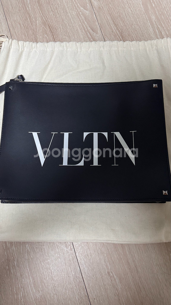 발렌티노 VLTN 클러치백--0