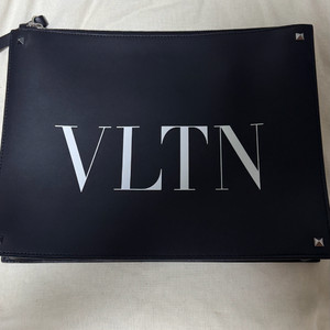 발렌티노 VLTN 클러치백
