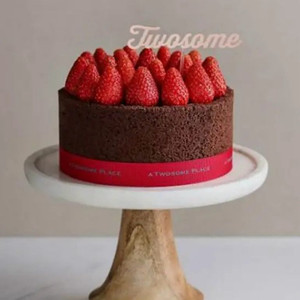 투썸플레이스 스트로베리 초콜릿 생크림 케이크 스초생 (제품 변경 가능)