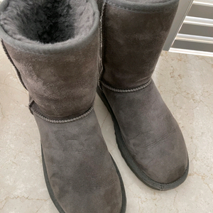 UGG의 클래식 쇼트 II 부츠 GREY 250mm