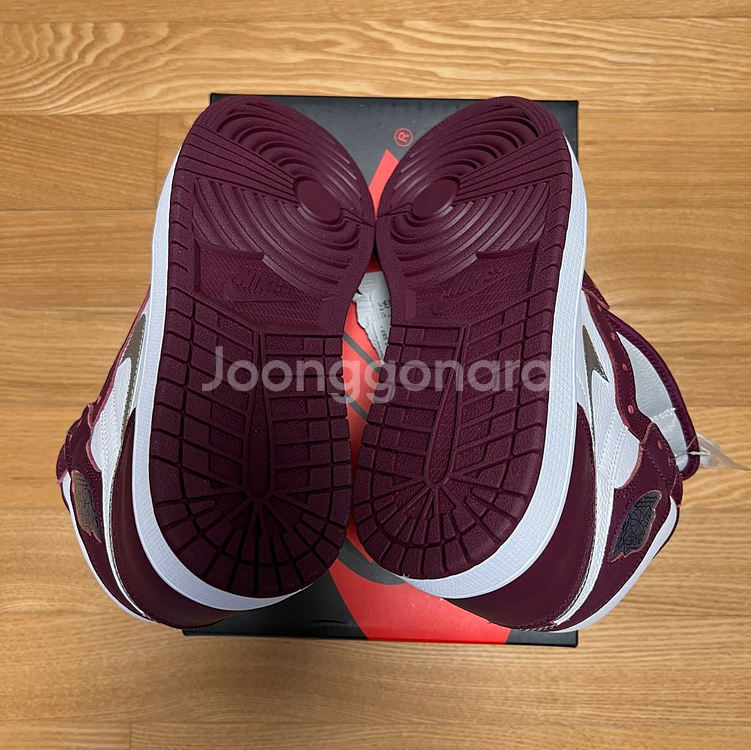 나이키 조던 1 하이 보르도 275 BO JP 스니커즈--4
