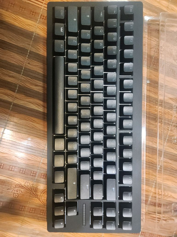 우팅80he 기계식 키보드 이미지