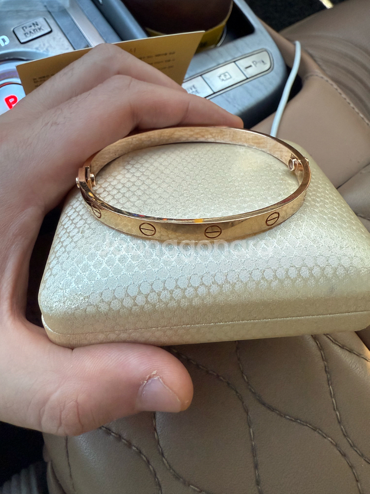 까르띠에 러브 팔찌 18k 골드--0