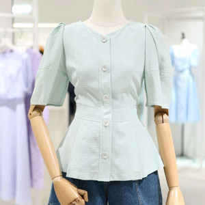 잇미샤 고급 블라우스44 상태최상 팝니다.