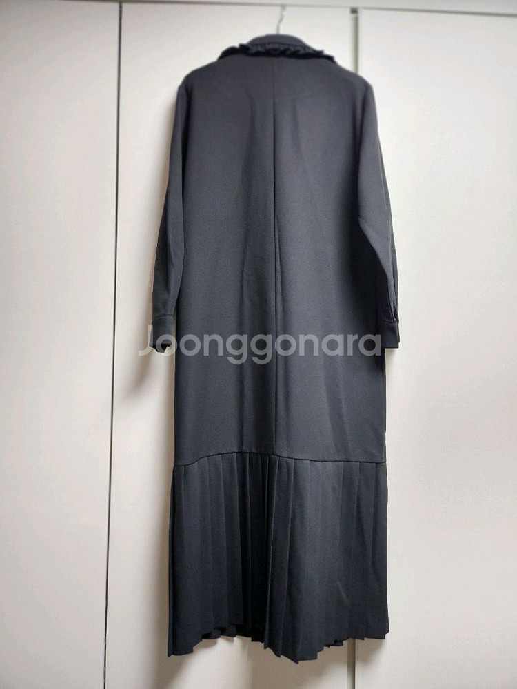 블룸 프릴카라 롱 플리츠 원피스--1