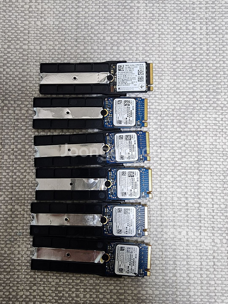 NVME M.2 SSD 256GB 2230 (브라켓포함--0