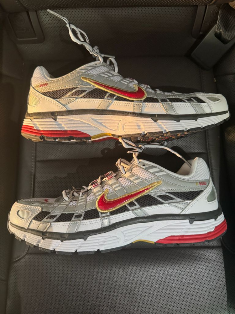 정품 나이키 P6000 실버 레드 265사이즈 팝니다 이미지