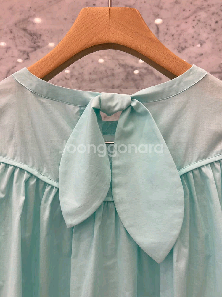 js뉴욕 민트 뒷리본 셔링 퍼프 블라우스 반팔 여름--4