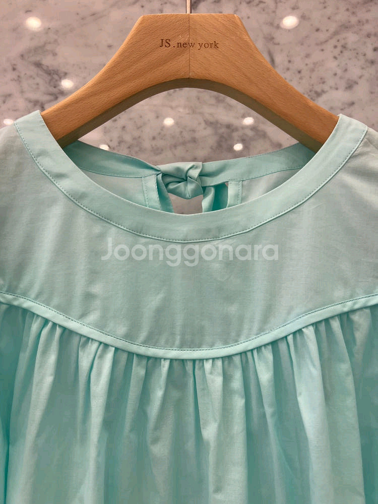 js뉴욕 민트 뒷리본 셔링 퍼프 블라우스 반팔 여름--5