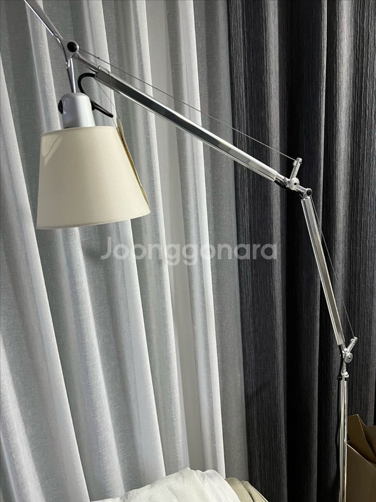 아르떼미데 톨로메오 플로어 램프 바스큘란테--1