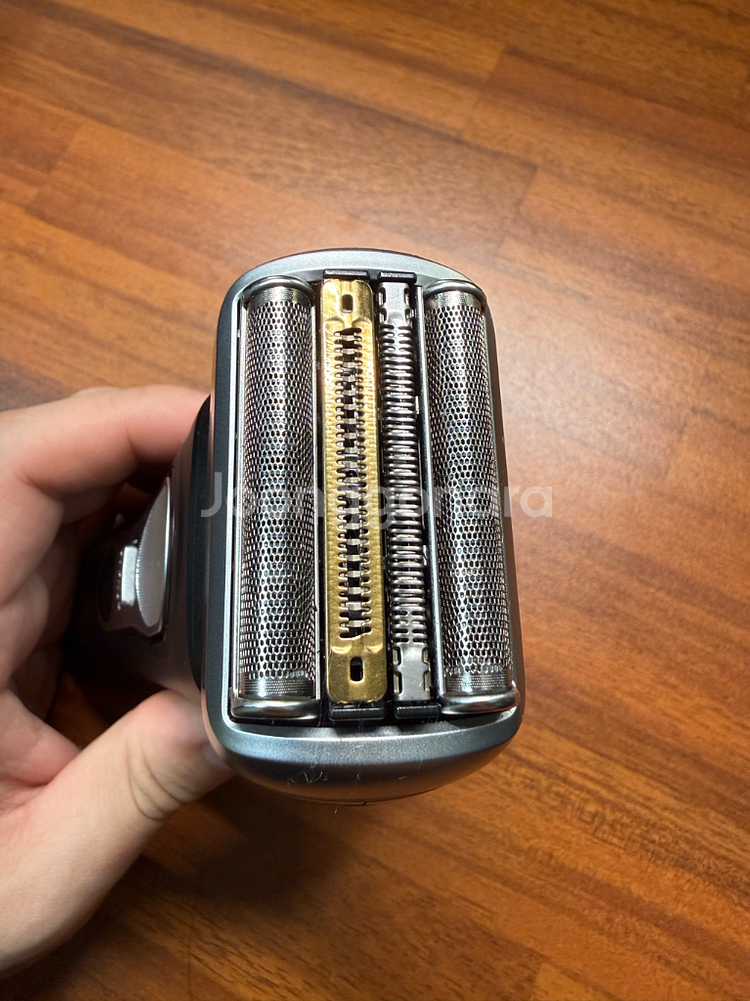 브라운 시리즈9 PRO PLUS 전기면도기 세트--3