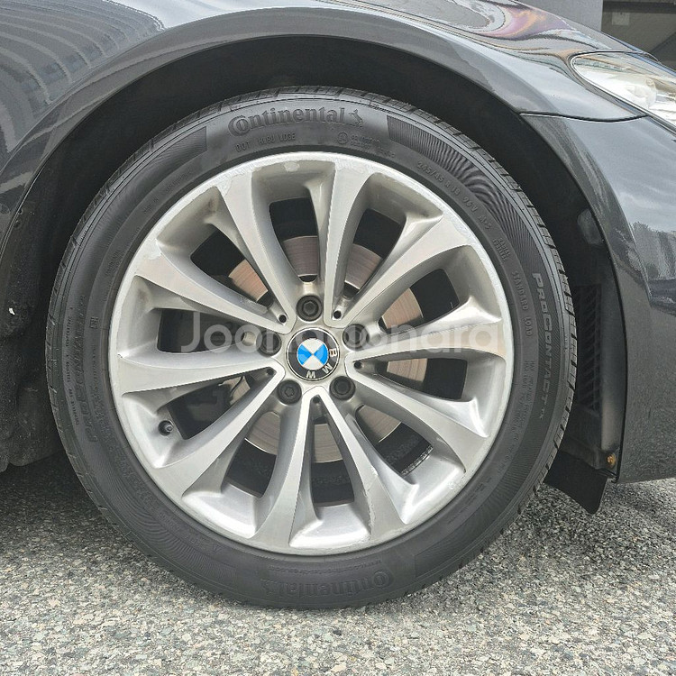 BMW 5시리즈 18인치 정품휠타이어--1