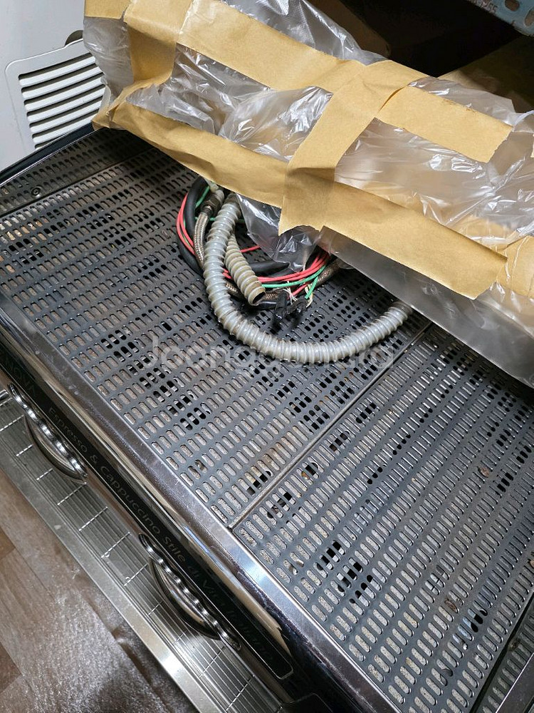 훼마에노바 2구 반자동 커피머신 +메저로저 커피분쇄기+핫워터디스팬더+온수기--1