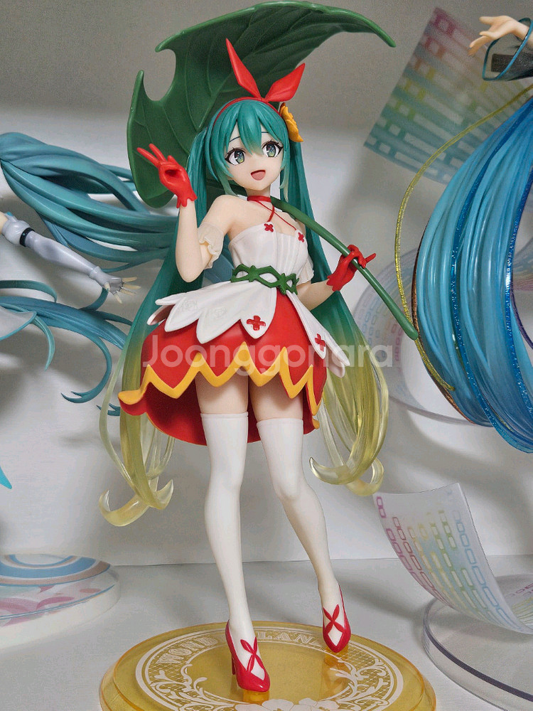 하츠네 미쿠 타이토 원더랜드 피규어--0