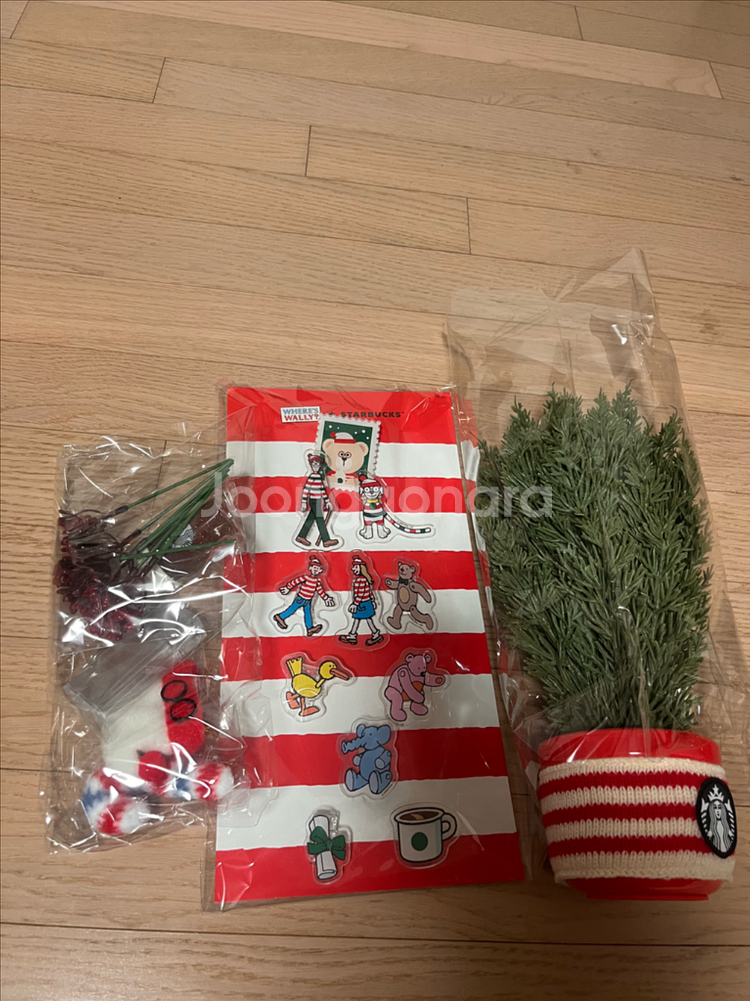 스타벅스 조이풀 월리 크리스마스 완성 트리 판매합니다--0