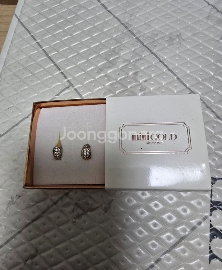 미니골드 14k 큐빅 귀걸이--0