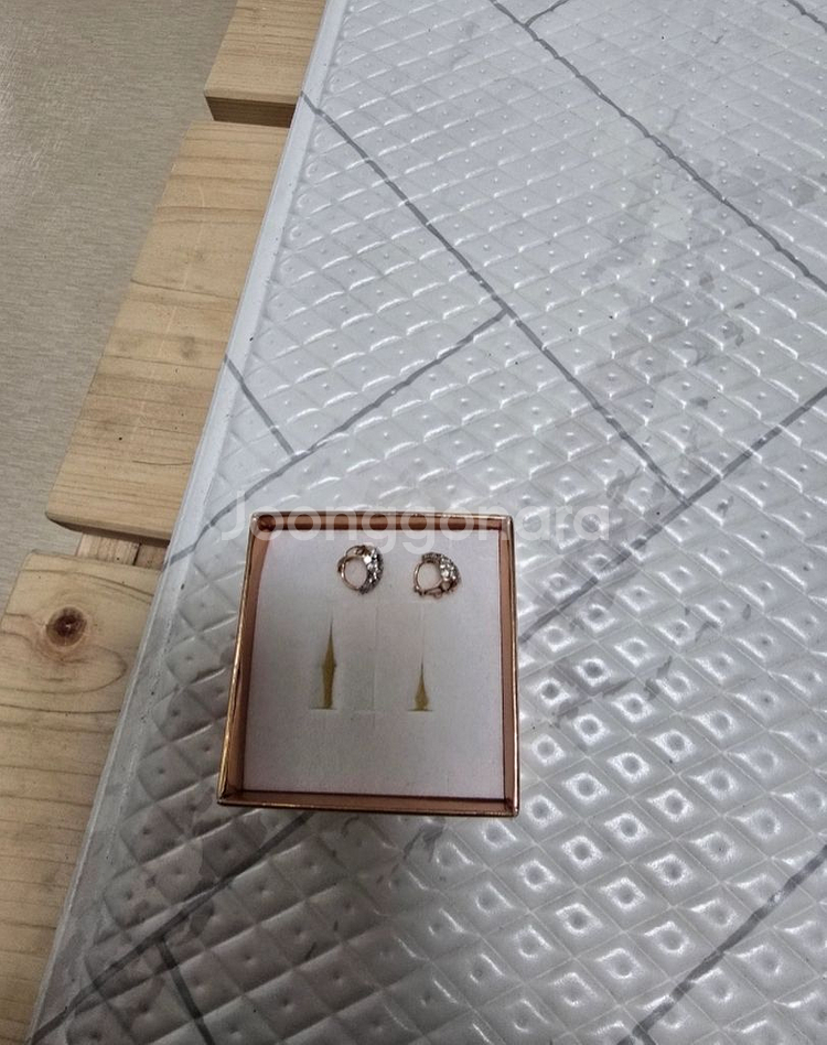 미니골드 14k 큐빅 귀걸이--1