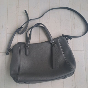 에스콰이어 가죽 토트백입니다