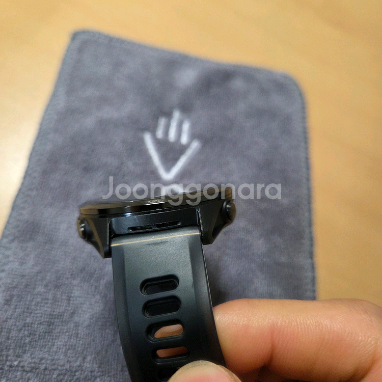 가민 포러너 570 47mm 팝니다--3