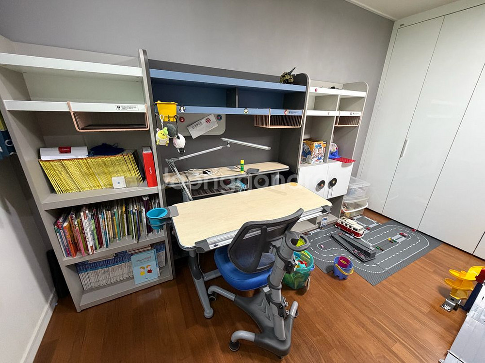 니스툴그로우 침대 책상 일괄 40만원--0