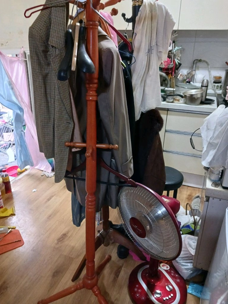 신일 난방기,뺙팩,여행가방,키다리 조명등,옷걸이, 이미지