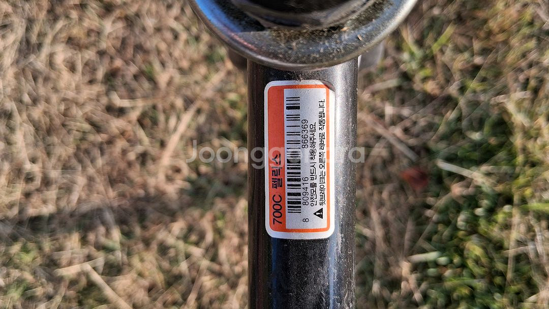 블랙 색상의 레스포 700C 펠릭스 자전거입니다. 레스포 원가 28만원. 라이딩을 즐기시는 분들께 추천드려요. 디자--8