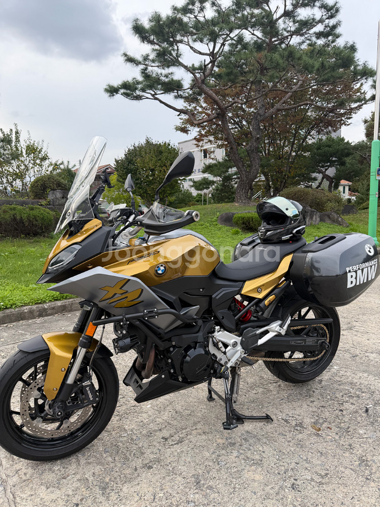 BMW F900XR 2021 갈바닉골드 마지막 가격인하--4