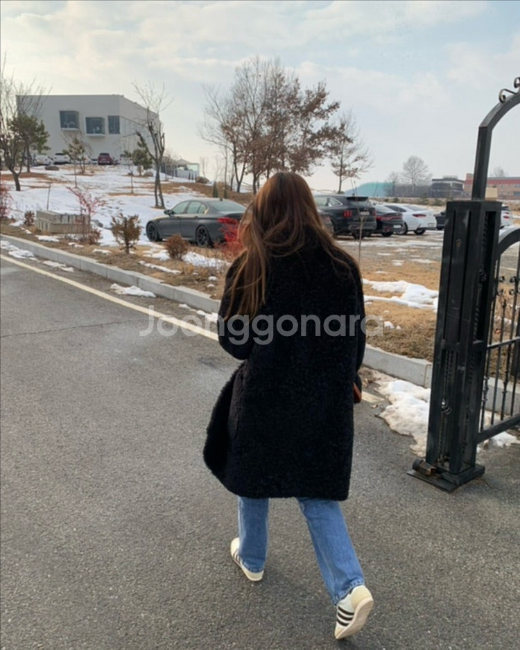 버다나 Verdana 블랙 털코트--1