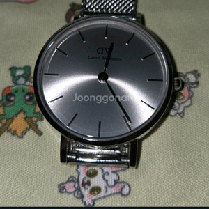 다니엘웰링턴 실버 시계 28mm