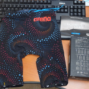 ARENA 아레나 아쿠아포스 스톰 MF 최상급 선수용 수영복 팝니다.