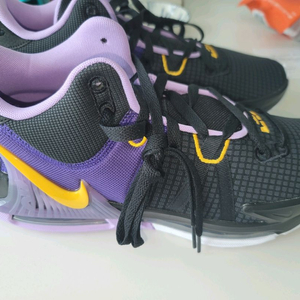 나이키 농구화 르브론 위트니스7(290~295mm)