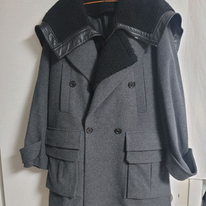 준지 무스탕후드 코트